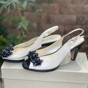 Sandals Anne Klein size 8